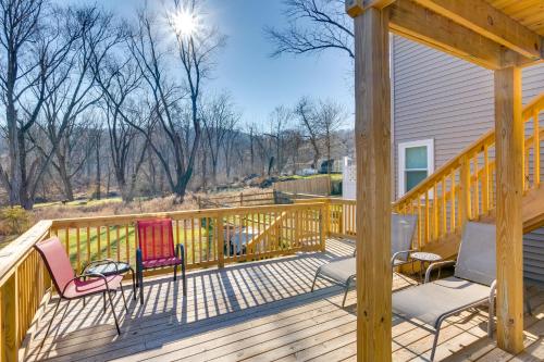 Walkable Downingtown Studio with Spacious Deck