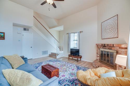 Albuquerque Getaway with Sandia Mountain Views! in Tijeras, USA