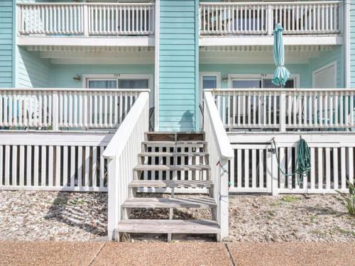 設施, Bayfront Kontiki 704 in 富爾頓