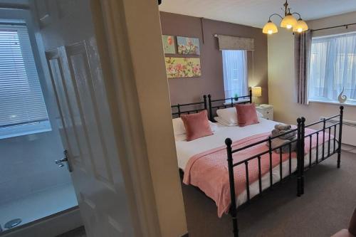 King or Twin Room image 5