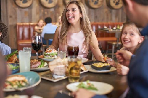 餐廳, Great Wolf Lodge Manteca in 曼提加