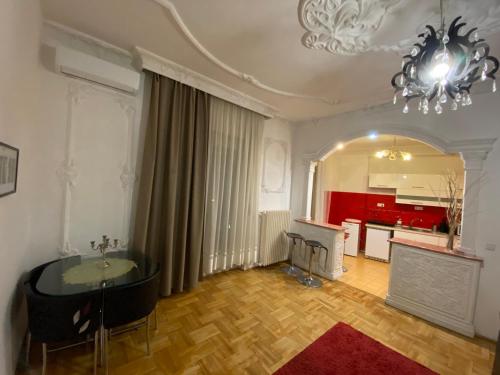 HearT of the city 2 bedrooms, living rooms, bathrooms, with AC, Budapeszt (zdjęcie 7)