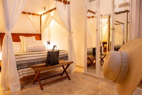Standard Double Room image 8