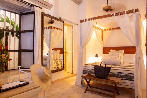 Standard Double Room image 2