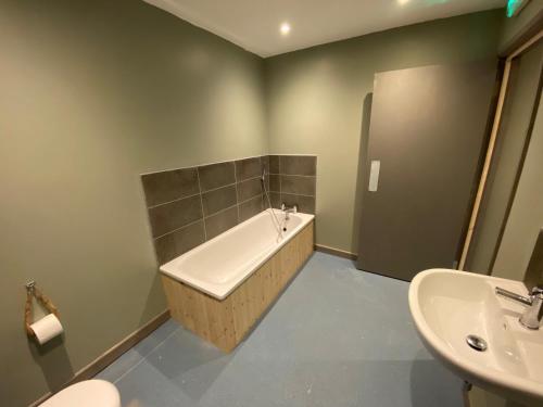 헤리포드 Luxury cosy carriage with electric private hot tub 4성급 싱글룸 스위트룸