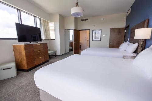 516443074 Drury Plaza Hotel Orlando - Disney Springs Area