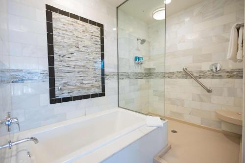 516443078 Drury Plaza Hotel Orlando - Disney Springs Area