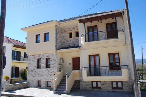 Nikos Apartments