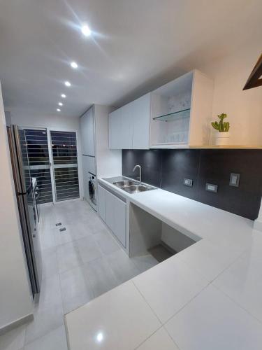 Kitchen, Yaque Suite near Santiago Mariño Caribbean International Airport