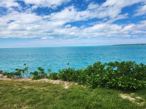 Γύρω περιβάλλον, New Turquoise Escapes Waterfront Villa Black Point Exuma (Great Guana Cay) in Staniel Cay