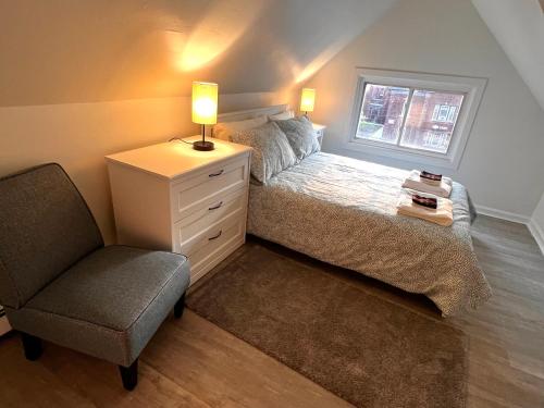 Serenity Adobe close to ALL- 3BR in New Haven, USA