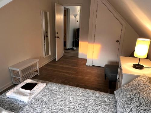 Serenity Adobe close to ALL- 3BR in New Haven, USA