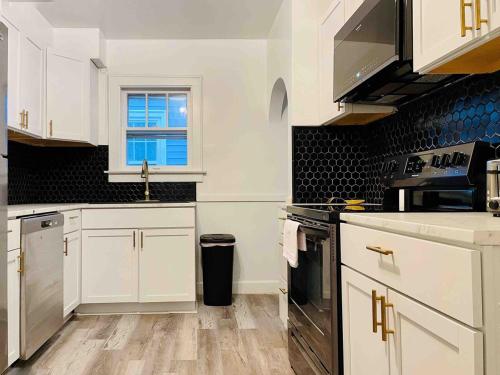 Centrally Located Apartment in Evansville, USA