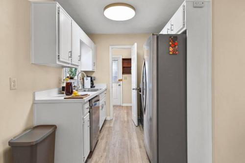 The Chestle House - Updated Ranch with 3 King Beds in بيشترى