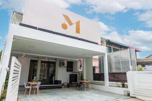 Momostay Capsule Hotel in Gurney Drive