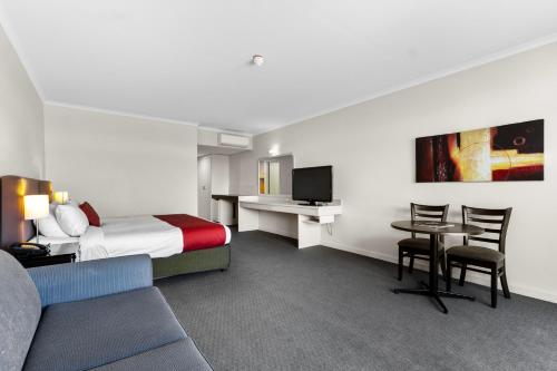 Comfort Hotel Adelaide Meridien