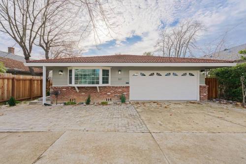 Historic Roseville Retreat with Hot Tub