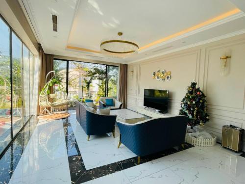 Three-Bedroom Villa image 1