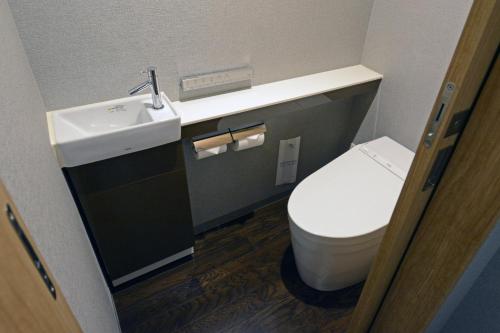Standard Triple Room image 2