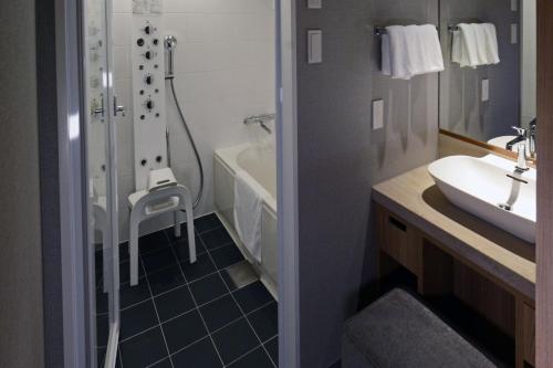 Standard Triple Room image 3
