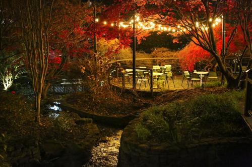 516474812 Crowne Plaza Atlanta Perimeter at Ravinia by IHG