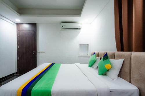 Superior Double Room image 6