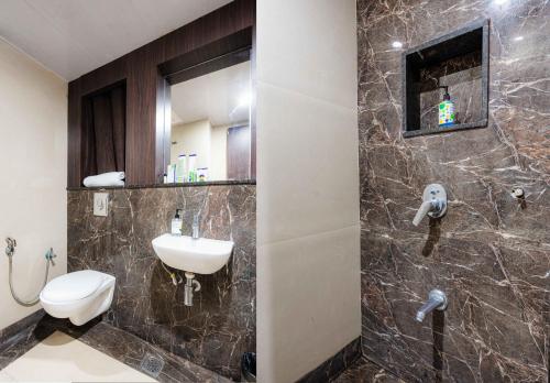 Deluxe Double Room image 1
