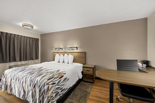 Red Roof Inn Detroit - Royal Oak/Madison Heights - image 6