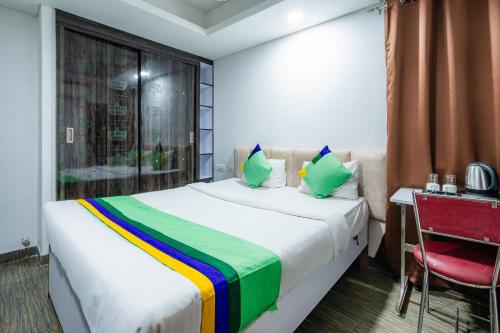 Standard Double Room image 7