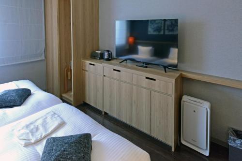 Superior Twin Room image 5