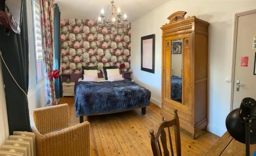 1 queen bed