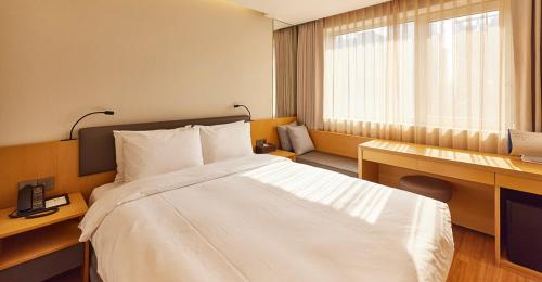 Special Offer - Superior Double Room - Breakfast for 1 person