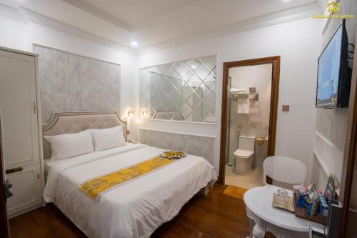 room detail thumbnail 0