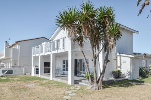 Exterior view, 9 on Dolfyn in Yzerfontein