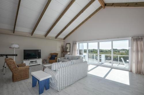 Facilities, 9 on Dolfyn in Yzerfontein