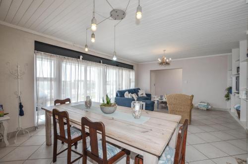 Facilities, 9 on Dolfyn in Yzerfontein
