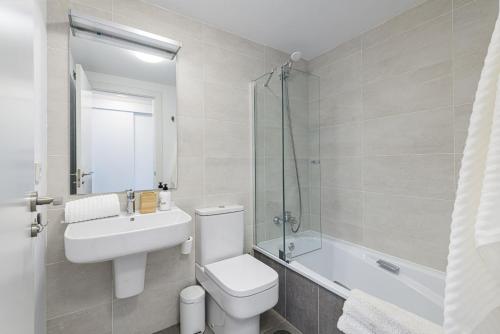 Three-Bedroom Apartment image 5