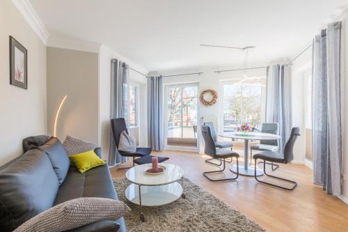 One-Bedroom Apartment with Balcony