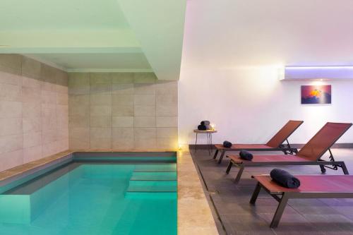 Úszómedence, SOWELL RESIDENCES Pierre Blanche in Les Menuires