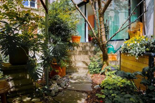 Stylish Garden-Gem by Lake: Pet-Friendly & Central, Zurich (photo 3)