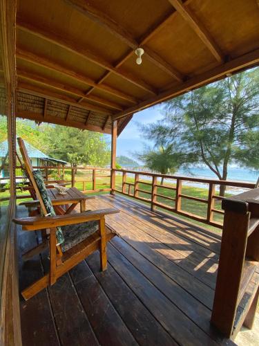 Balcó/terrassa, Ricky's Beach House in Sigunturmuda