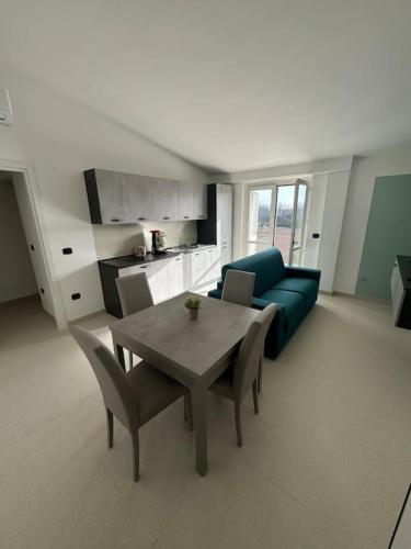  Strategic Apartment in NOLA in Nola