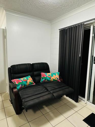 Holiday at Henry St West End, Townsville QLD 3 night min