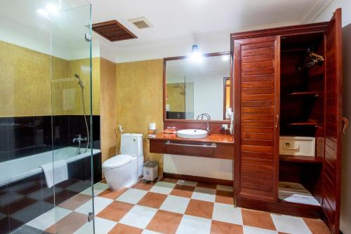 Executive Suite image 9