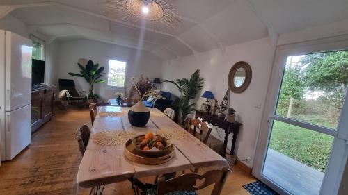 L'orée du bois (L'oree du bois) in เอนบง