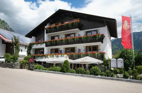 Hotel Amadeus - inclusive Skipass und vieles mehr in Bad Hindelang, Deutschland