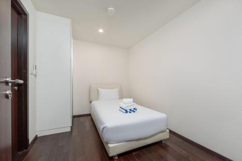 The Title Condo by Tropiclook - image 3