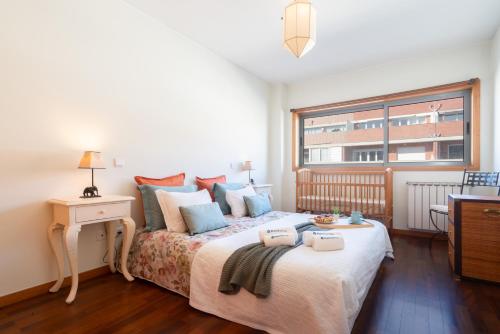 . Host Wise - Homely Large Flat - Balcony
