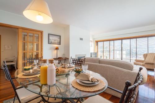 Facilities, Host Wise - Homely Large Flat - Balcony in Costa