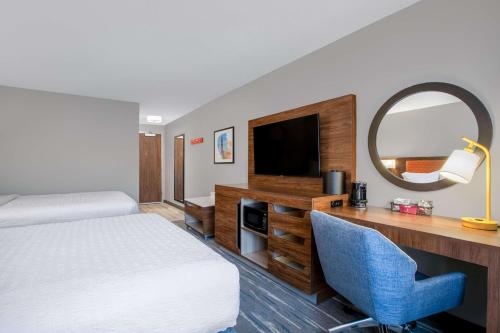Hampton Inn & Suites Muncie - image 11